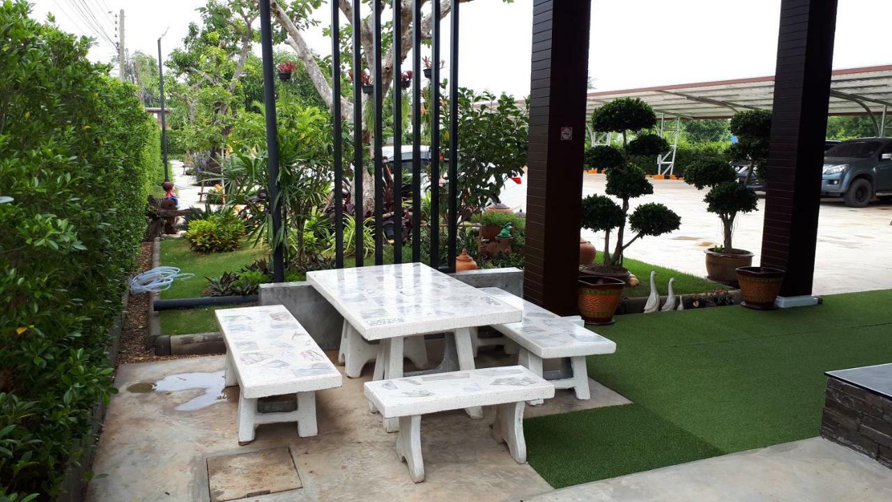 Baan Lita Aparthotel Phimai Екстериор снимка
